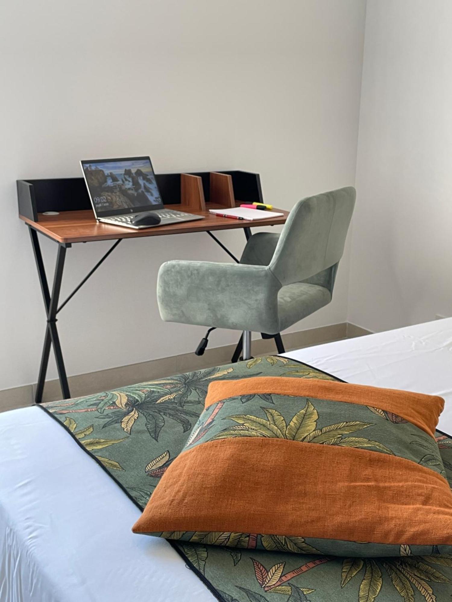 Val Des Bruyeres - Gite 15Mn Pezenas Avec Terrasse Et Cour Close - Parking Privatif Securise - Wifi Ftth Gratuit Neffies Екстериор снимка